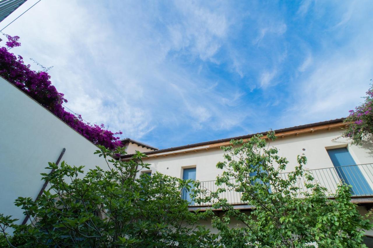 Bed and Breakfast Maharìa Bed&Wine Menfi Esterno foto