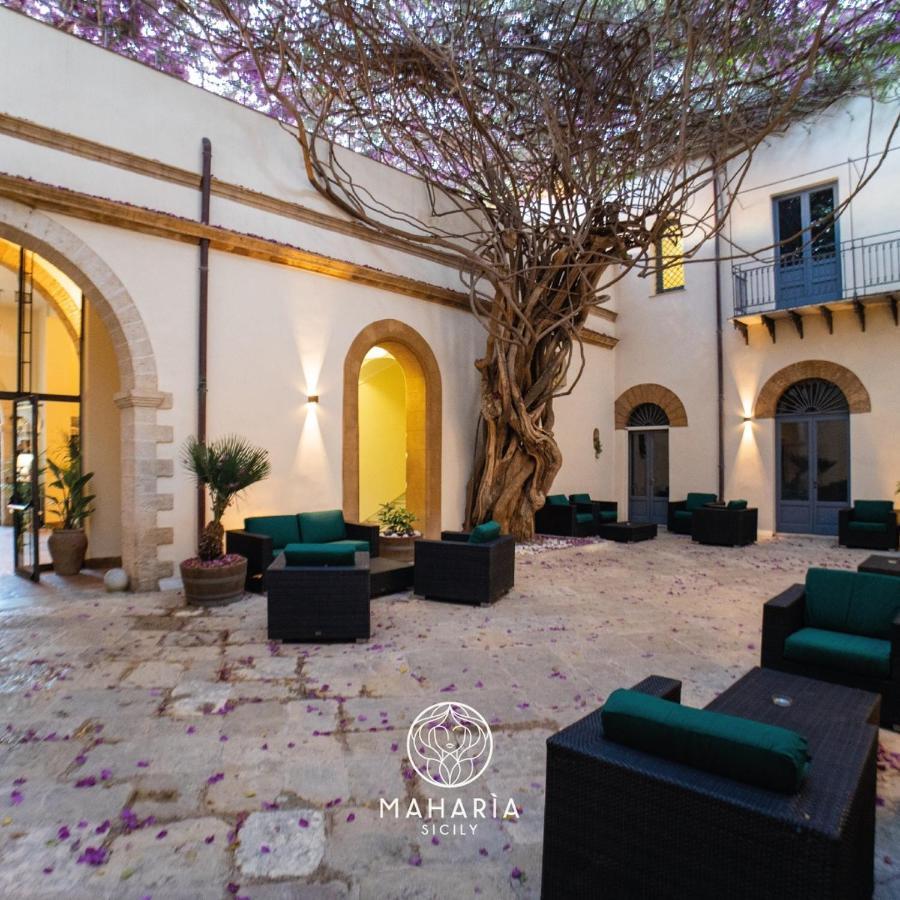 Bed and Breakfast Maharìa Bed&Wine Menfi Esterno foto