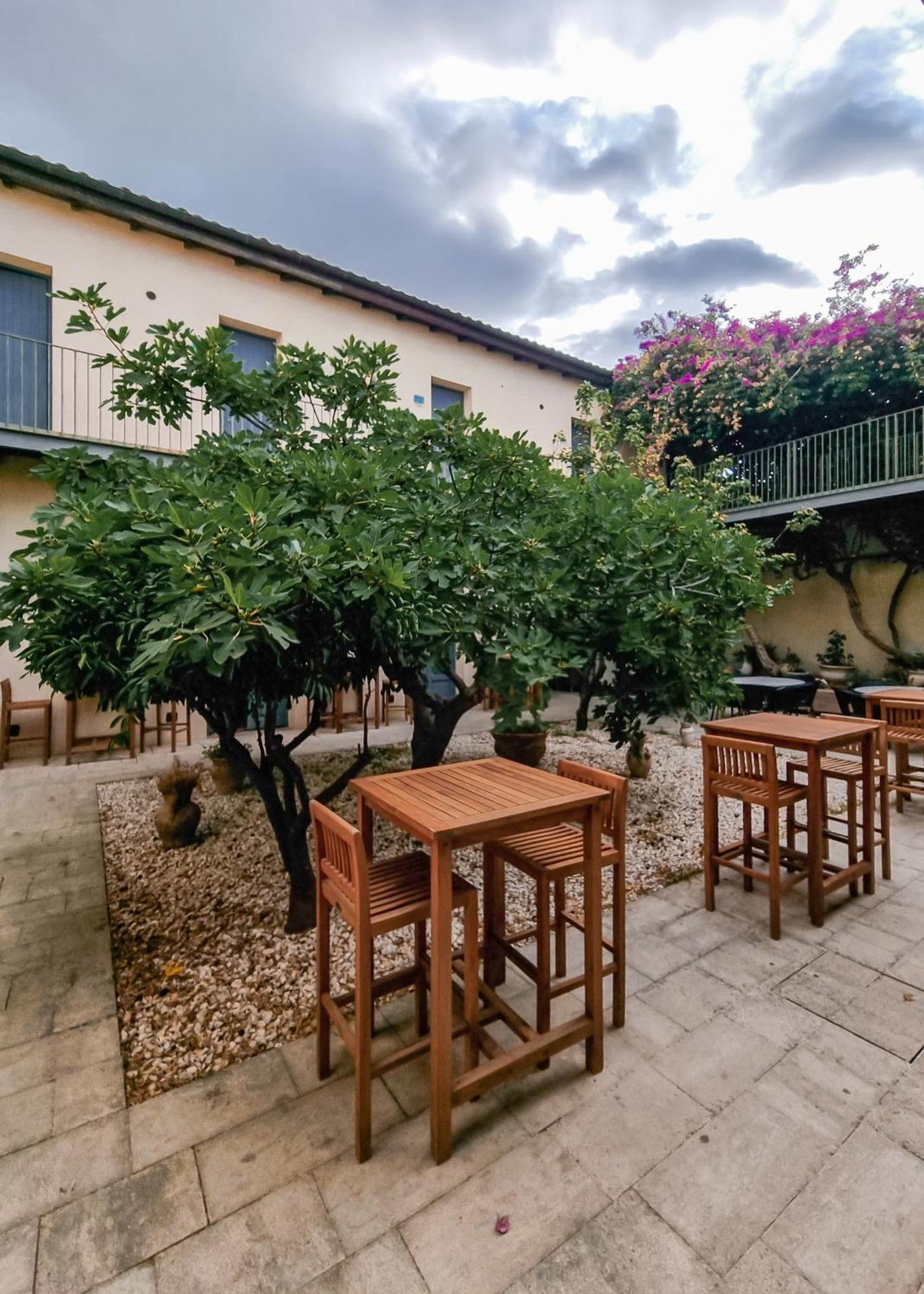 Bed and Breakfast Maharìa Bed&Wine Menfi Esterno foto